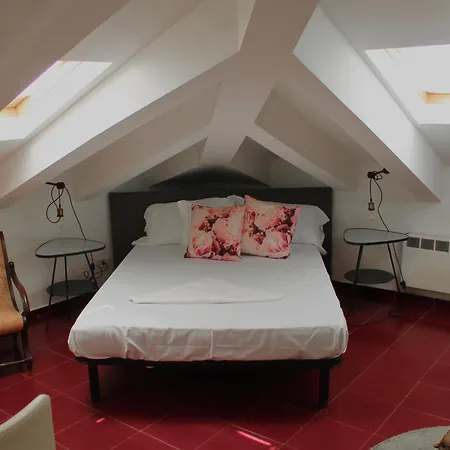 Mercanti Attic Version-3